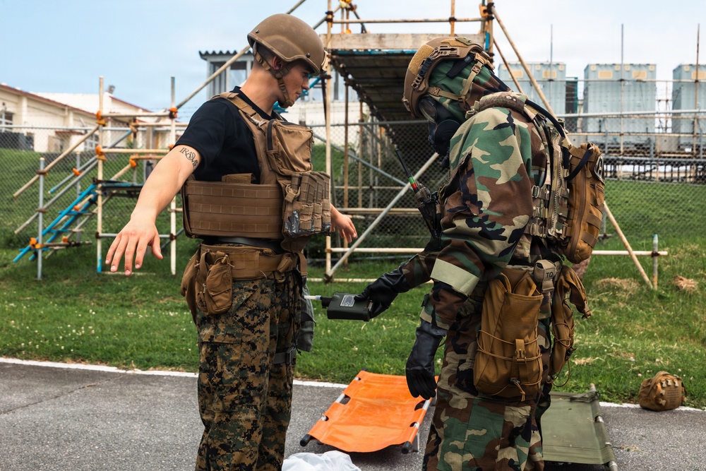 U.S. Marines, Airmen rehearse biological response operations