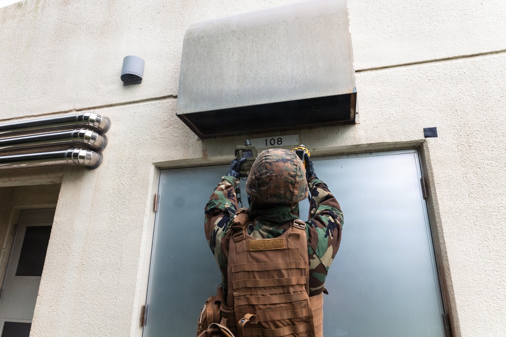 U.S. Marines, Airmen rehearse biological response operations