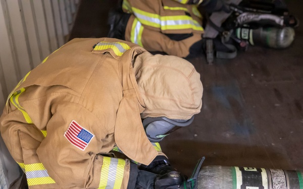 Hawaii Army National Guard firefighters conduct joint emergency response training on Maui