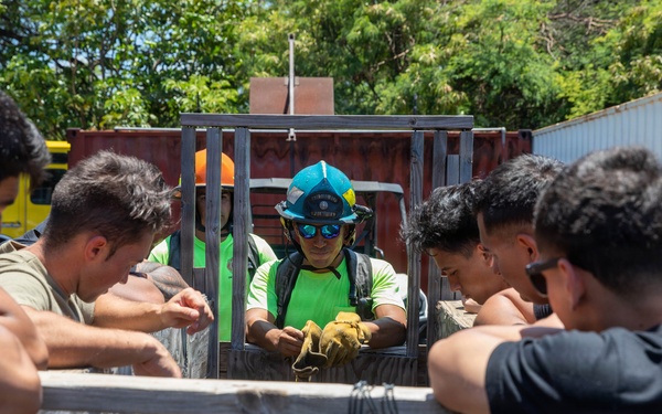 Hawaii Army National Guard firefighters conduct joint emergency response training on Maui