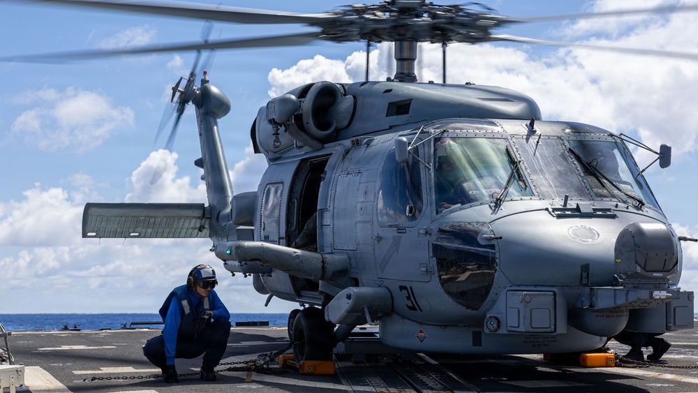 USS Mustin conducts flight operations