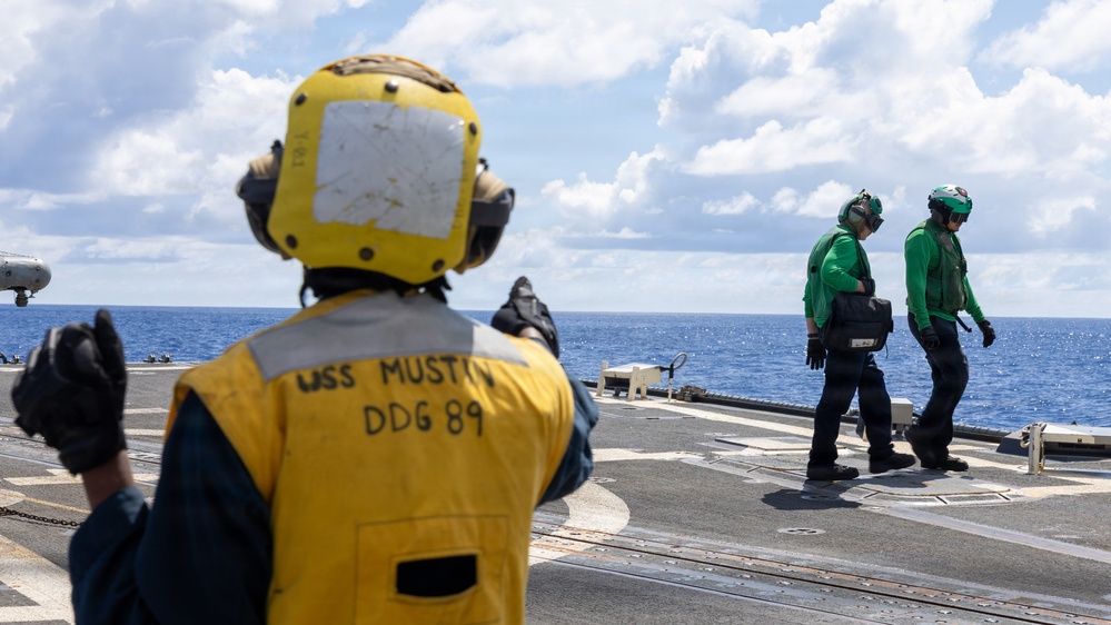 USS Mustin conducts flight operations
