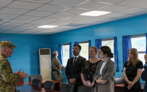 The Secretary of the New Zealand Ministry of Foreign Affairs and Trade attends JSA Orientation