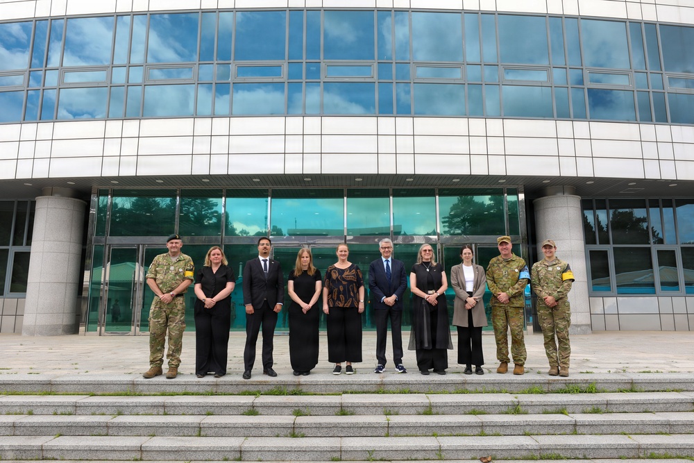 The Secretary of the New Zealand Ministry of Foreign Affairs and Trade attends JSA Orientation