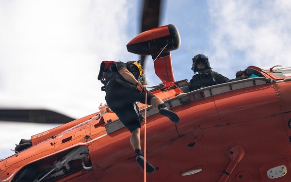 Coast Guard Air Station Barbers Point conducts training