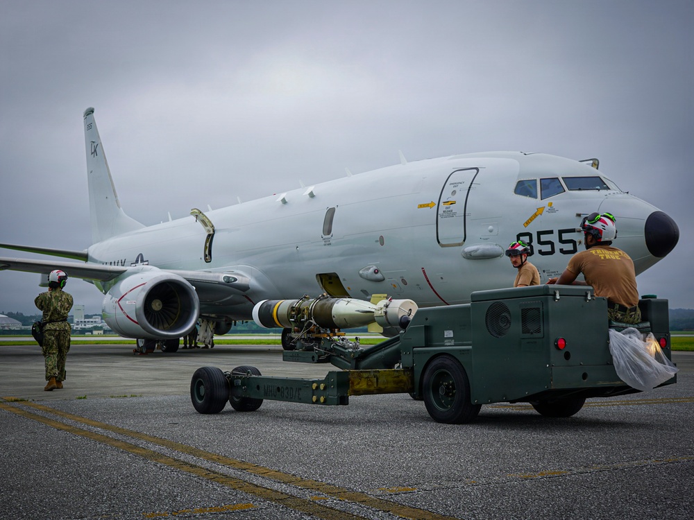 VP-26 Tridents Load Torpedo to a P-8A Poseidon