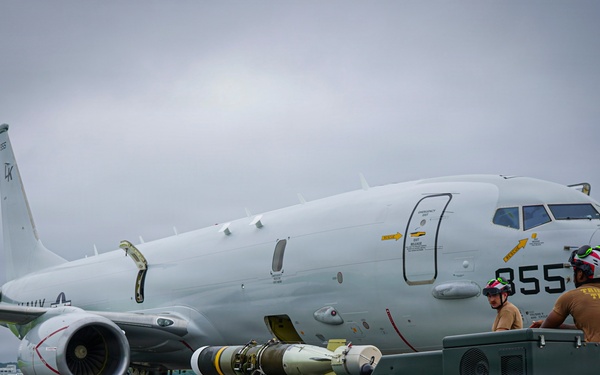 VP-26 Tridents Load Torpedo to a P-8A Poseidon