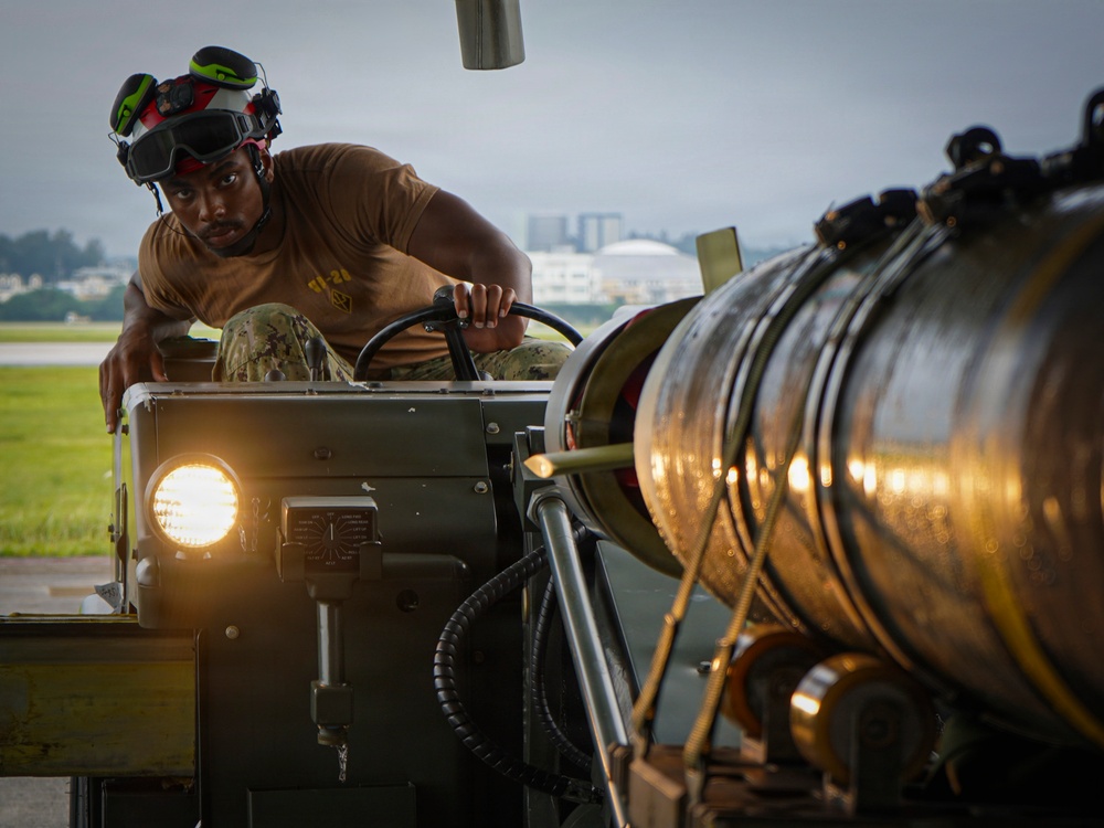 VP-26 Tridents Load Torpedo to a P-8A Poseidon