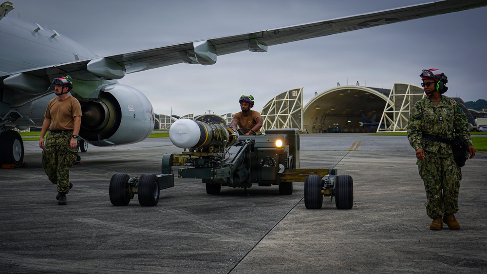 VP-26 Tridents Load Torpedo to a P-8A Poseidon