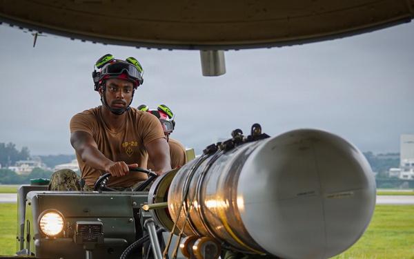 VP-26 Tridents Load Torpedo to a P-8A Poseidon