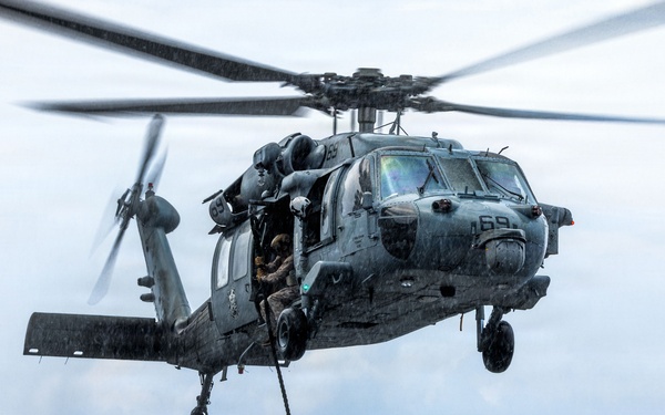11th MEU Marines, Sailors Conduct Fast-Rope Training Aboard USS Boxer