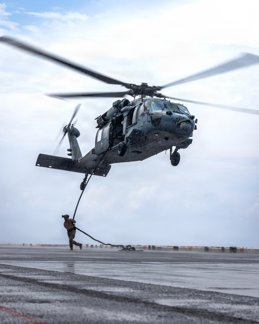 11th MEU Marines, Sailors Conduct Fast-Rope Training Aboard USS Boxer