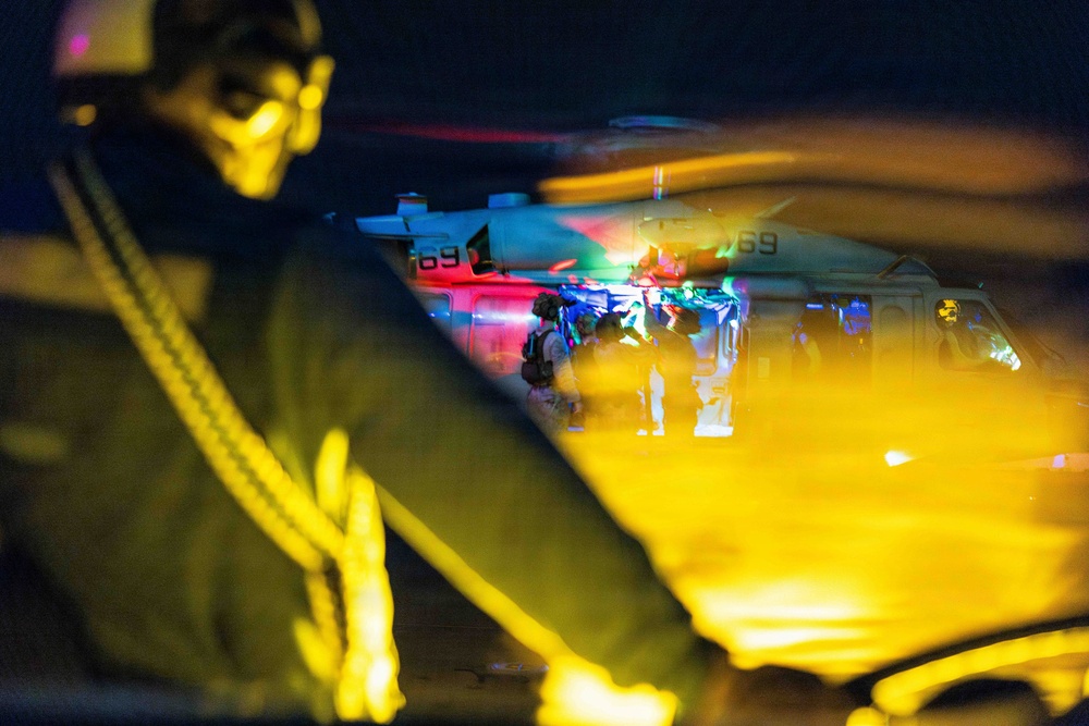 11th MEU Marines, Sailors Conduct Fast-Rope Training Aboard USS Boxer
