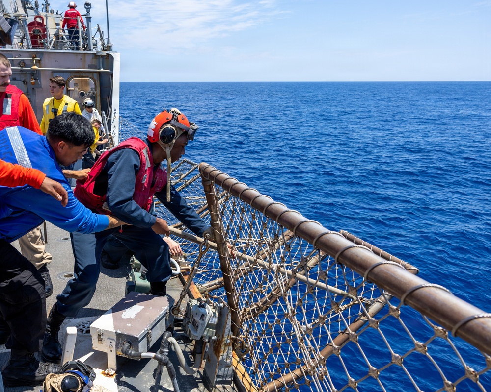 USS Arleigh Burke Conducts Flight Operations in the Mediterranean