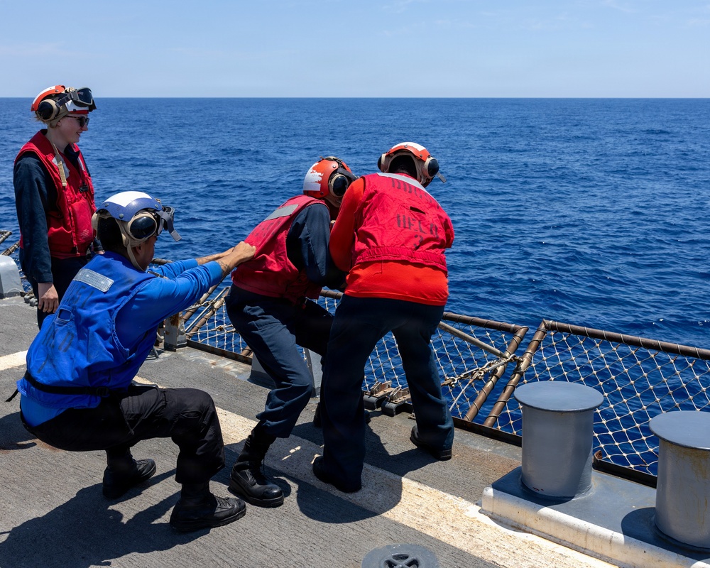 USS Arleigh Burke Conducts Flight Operations in the Mediterranean