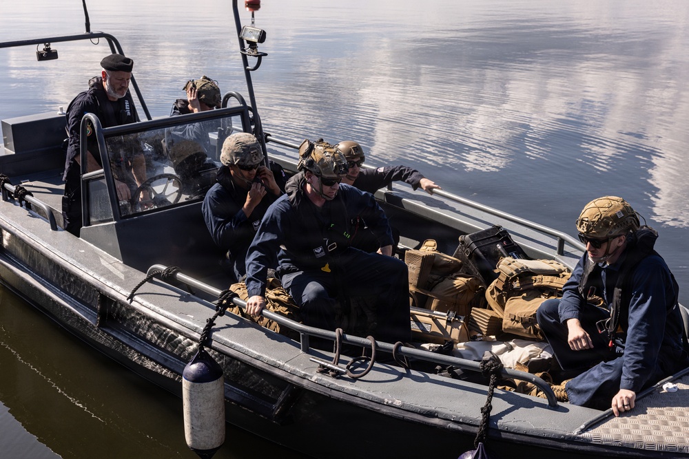 U.S. Marines showcase amphibious capabilities with boat insert in Estonia