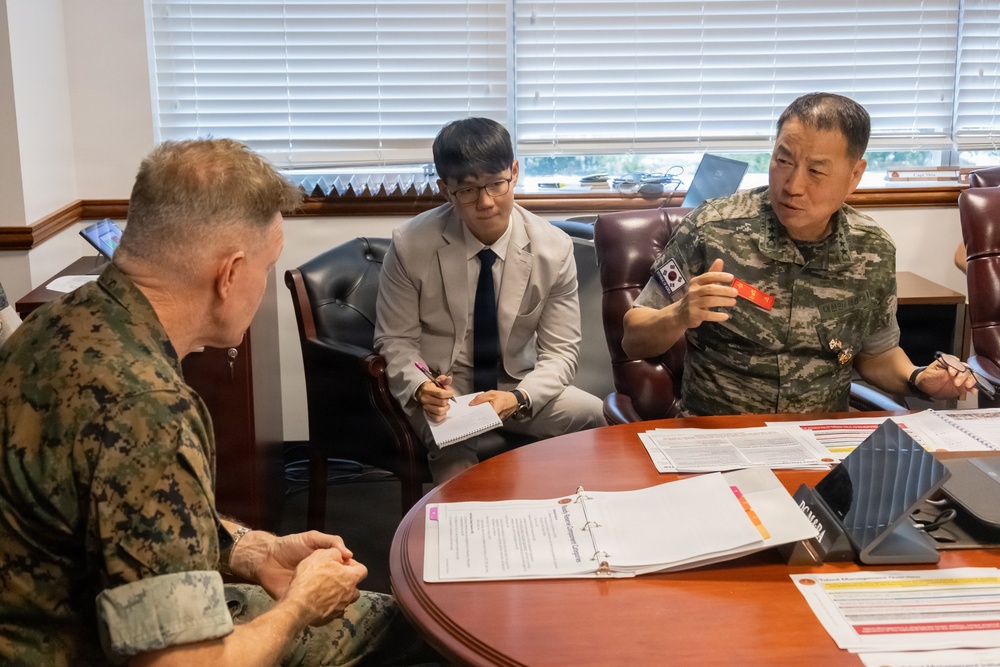 Commandant of the Republic of Korean Marine Corps visits Manpower and Reserve Affairs