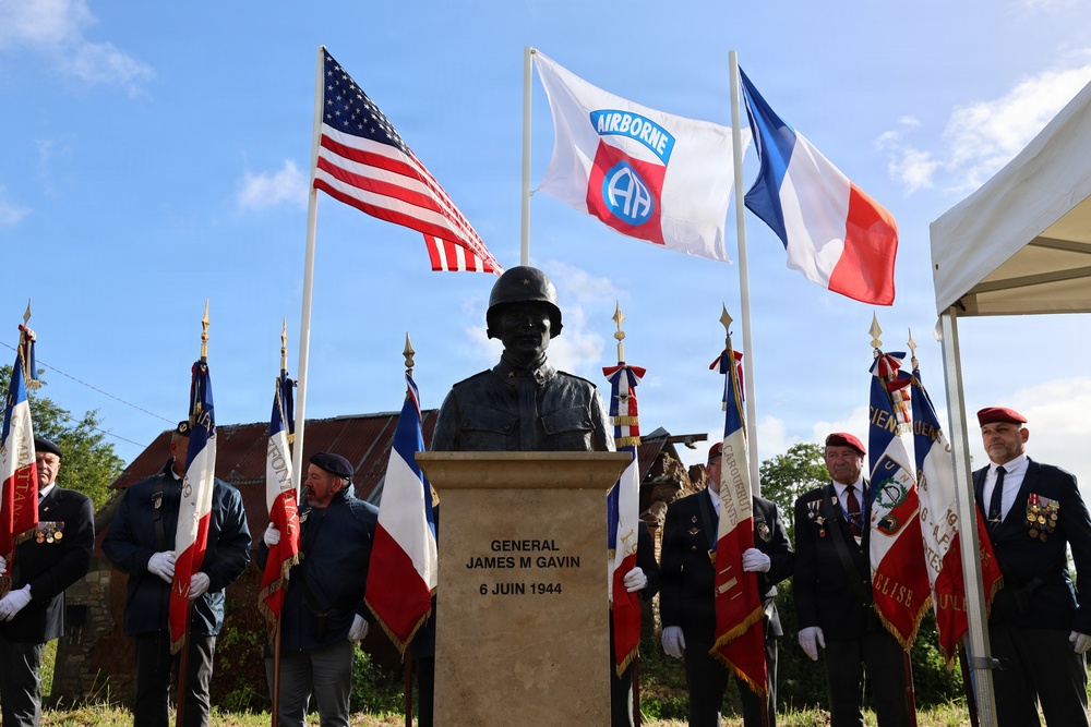 French citizens and veterans perform duty as color guard