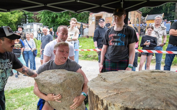 2d Cavalry Regiment participates in Highland Games