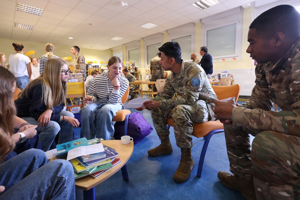 U.S. Soldiers speak to students of College Gambetta