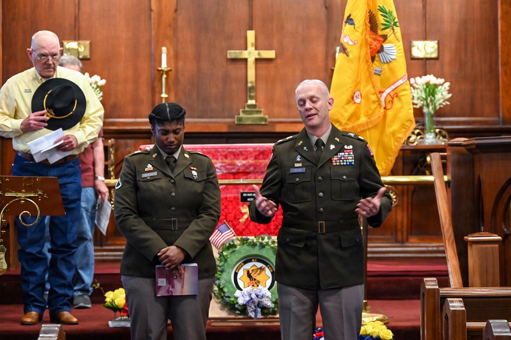 Fort Leavenworth honors 2-1 Cavalry during reunion visit