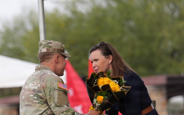 Col. George Morris’ wife receives yellow flowers