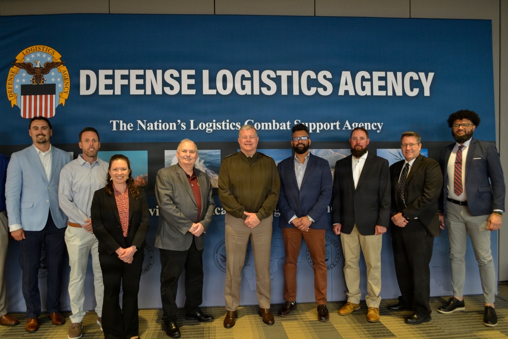 Doing business with DLA Troop Support: Leadership answers industry questions at the 'Knowledge Bar'