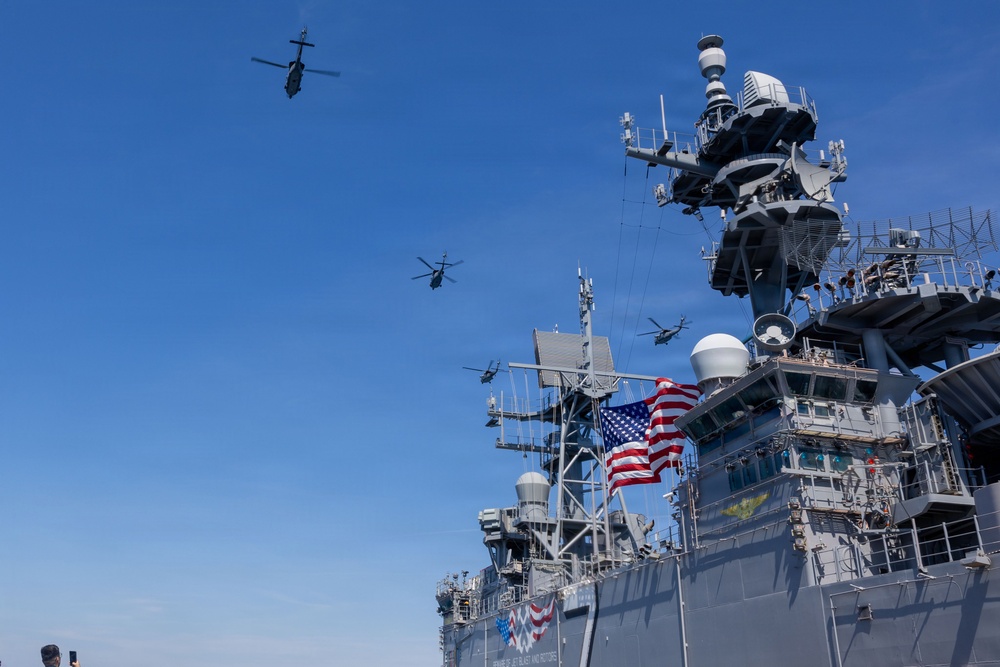 USS Iwo Jima HSC-26 Fly Over