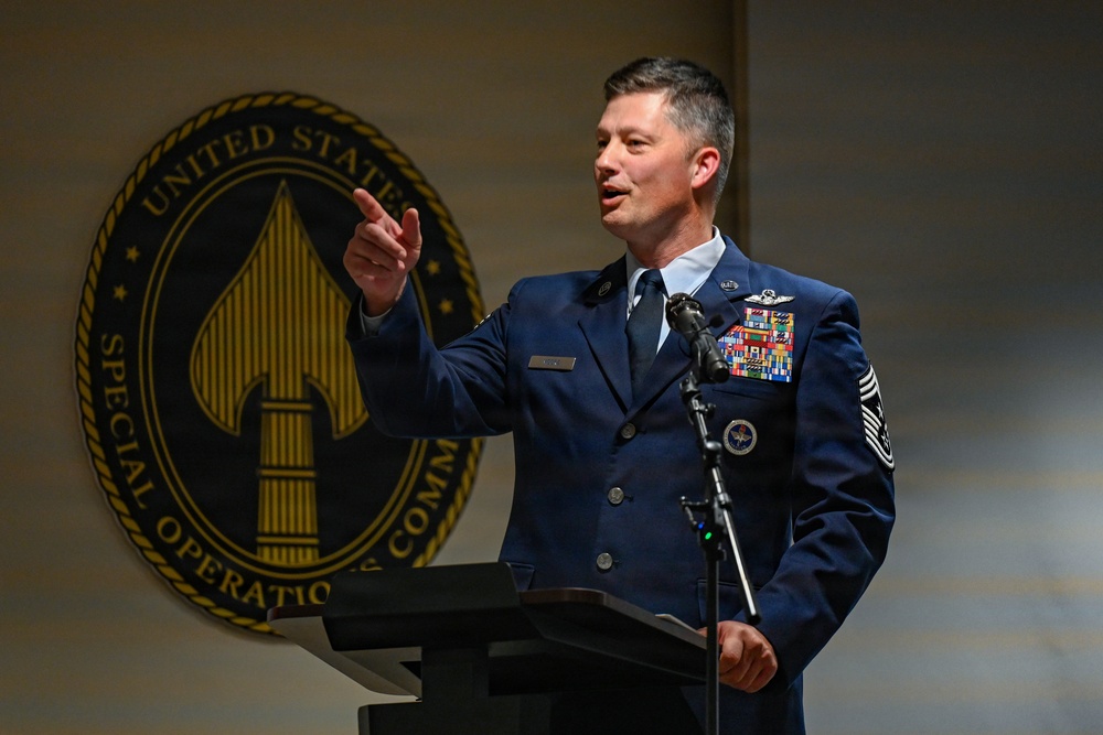 Hurlburt welcomes new 1 SOW command chief