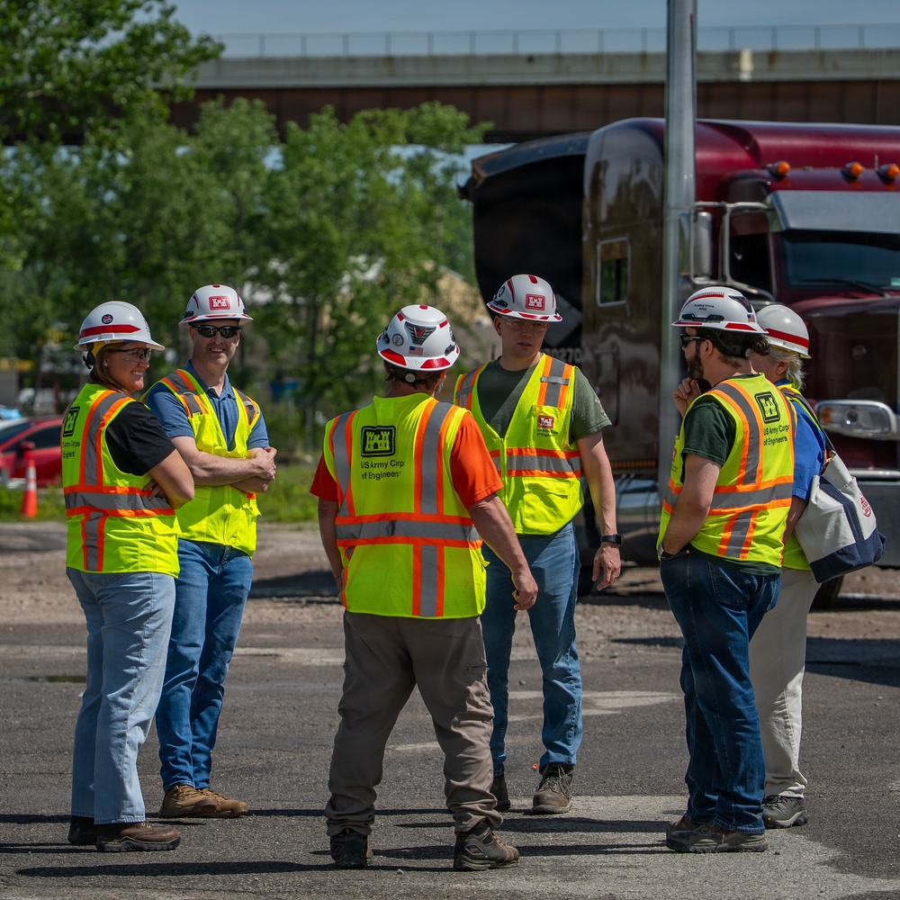 Harshaw FUSRAP Celebrates its 1500th Load