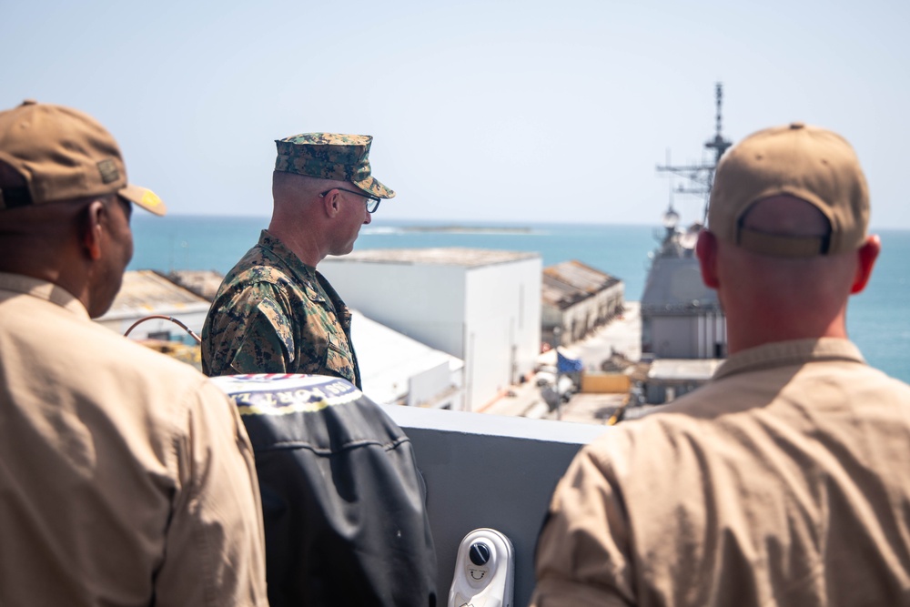 LCF-24: Col. Lynch Tours USS Fort Lauderdale