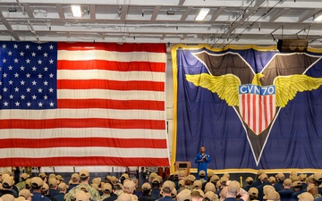 USS Carl Vinson (CVN 70) hosts NASA astronaut Capt. Victor J. Glover