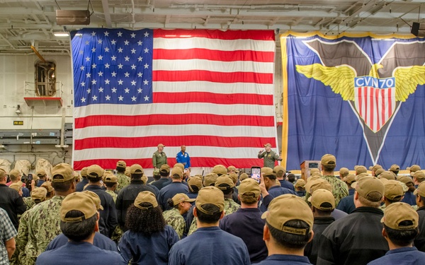 USS Carl Vinson (CVN 70) hosts NASA astronaut Capt. Victor J. Glover