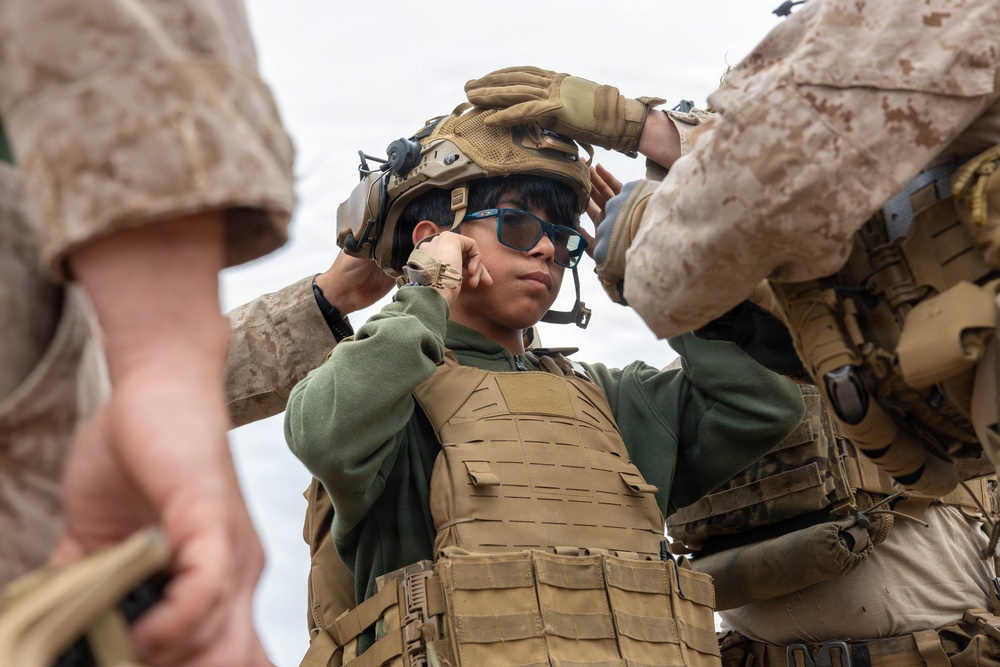 U.S. Marines with 1st LAR hosts Highlander week for family, friends