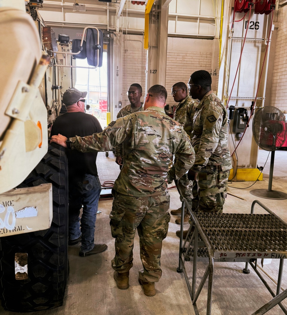 871st Troop Command Leaders Visit Red River Depot