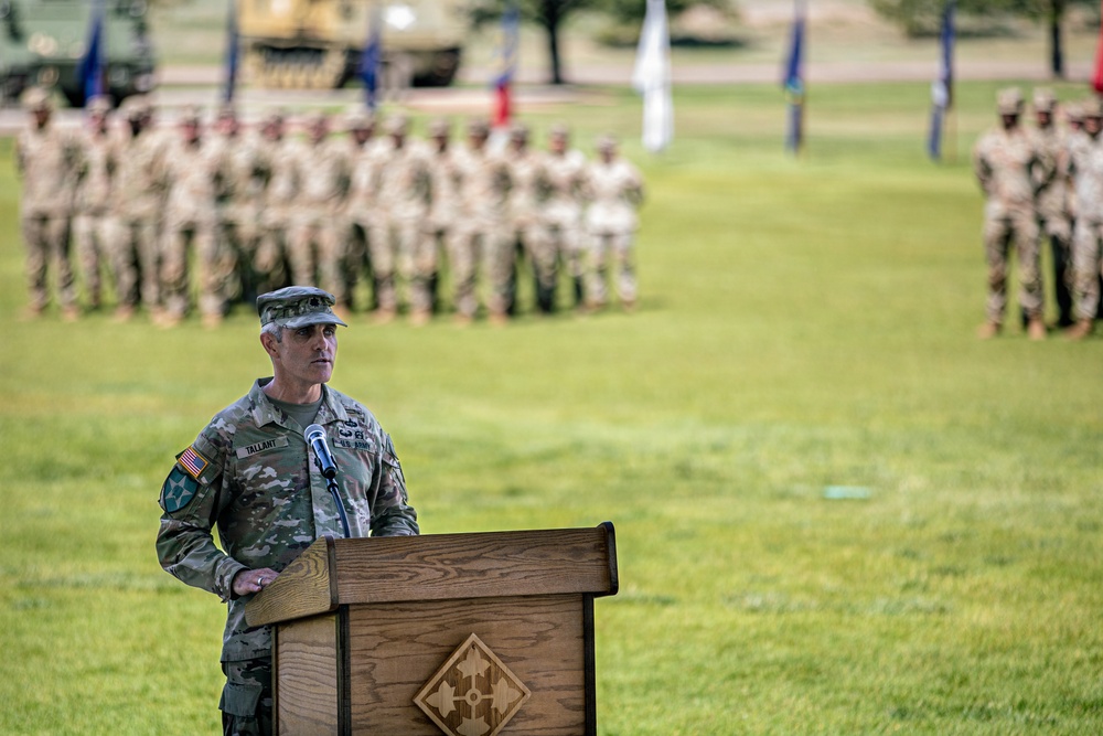 Headquarters and Headquarters Battalion, 4th Infantry Division Artillery, 4th Infantry Division, Change of Command Ceremony