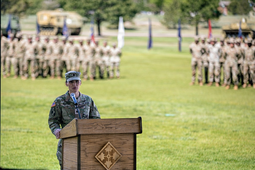 Headquarters and Headquarters Battalion, 4th Infantry Division Artillery, 4th Infantry Division, Change of Command Ceremony