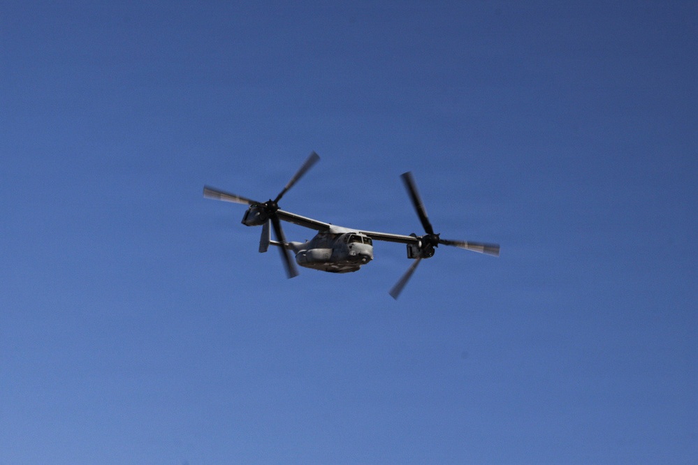 VMM-165 conducts aerial refueling with VMGR-234