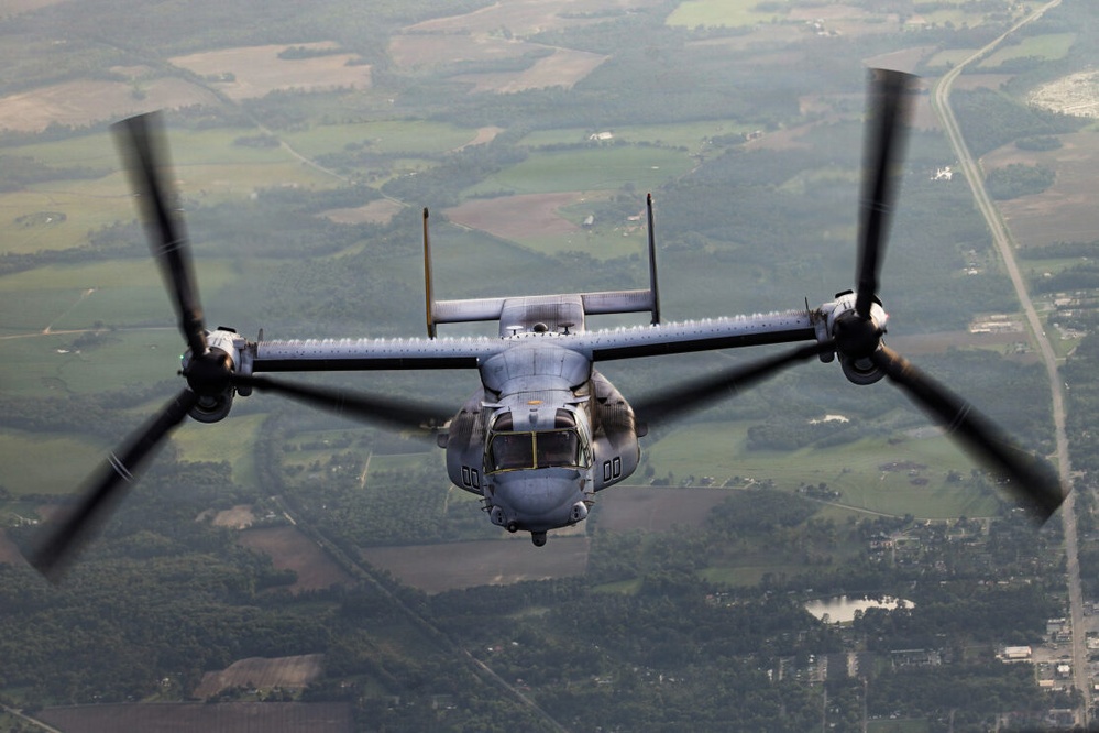 VMM-165 conducts aerial refueling with VMGR-234