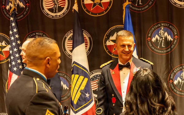 Utah National Guard honors six leaders at 64th annual Bronze Minuteman Awards