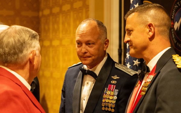 Utah National Guard honors six leaders at 64th annual Bronze Minuteman Awards