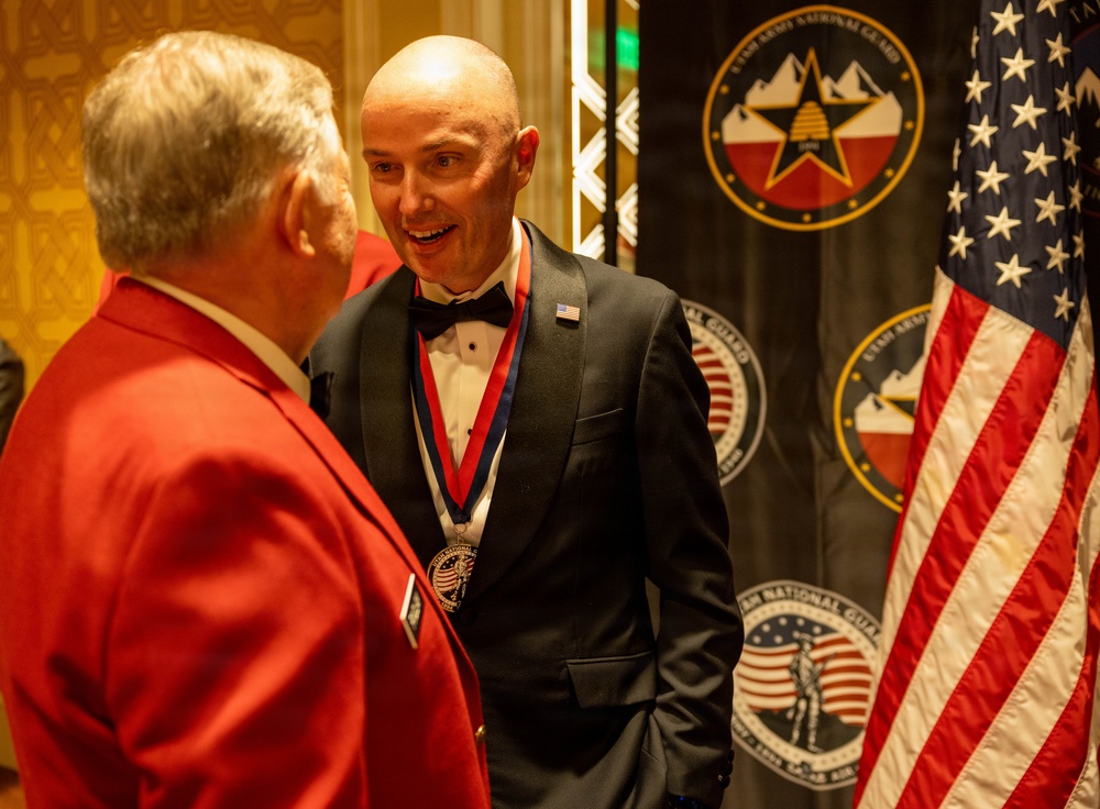 Utah National Guard honors six leaders at 64th annual Bronze Minuteman Awards