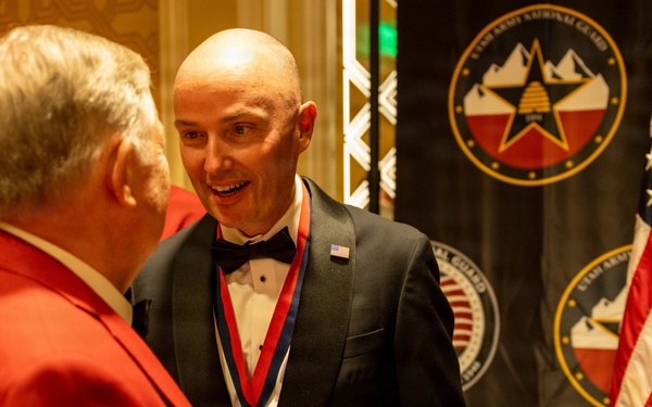 Utah National Guard honors six leaders at 64th annual Bronze Minuteman Awards