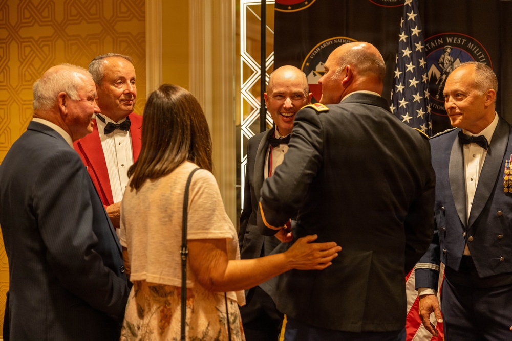 Utah National Guard honors six leaders at 64th annual Bronze Minuteman Awards