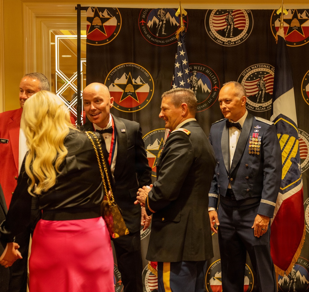 Utah National Guard honors six leaders at 64th annual Bronze Minuteman Awards