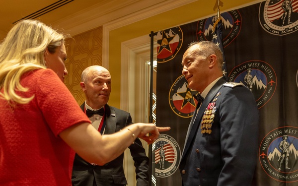 Utah National Guard honors six leaders at 64th annual Bronze Minuteman Awards