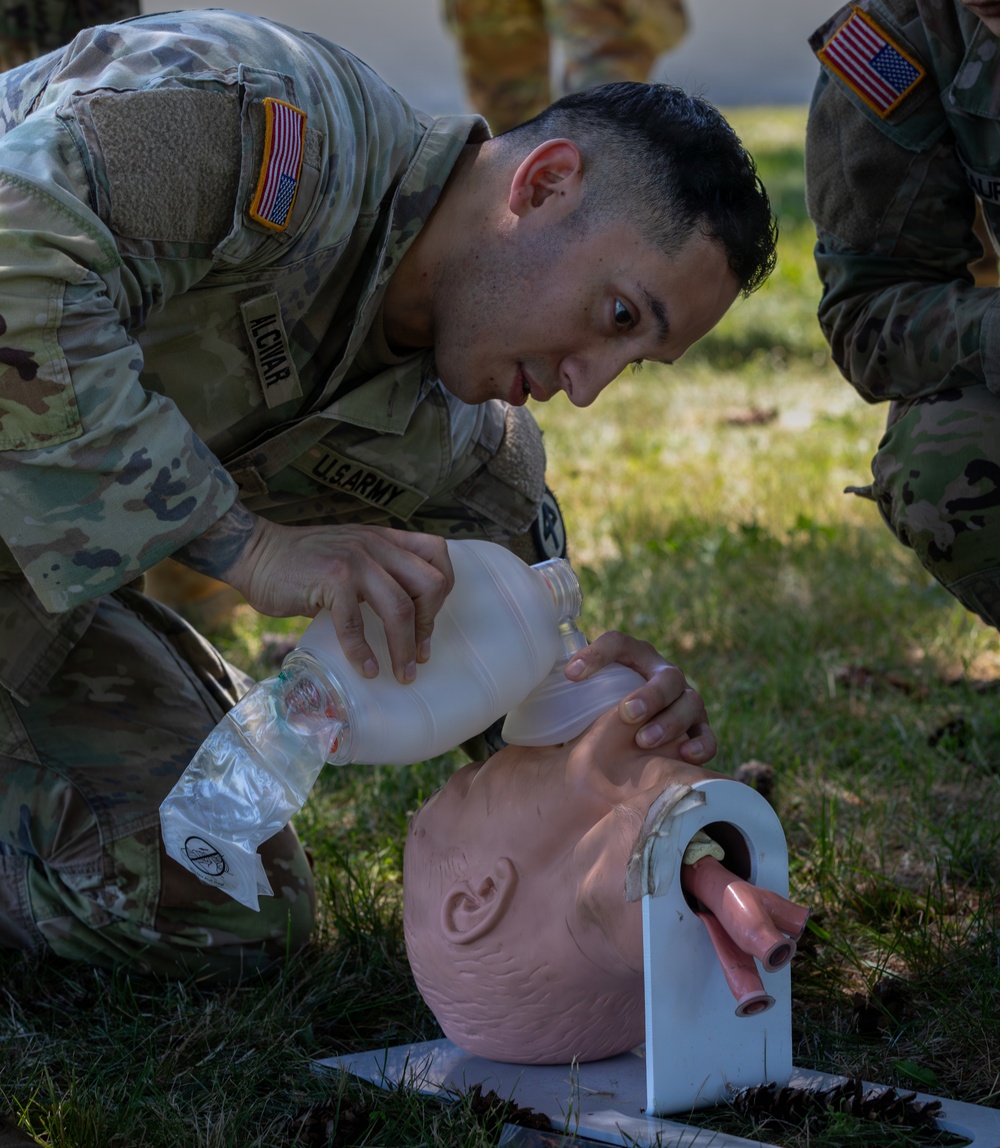 U.S. Army Soldiers Conduct Combat Life Saver Training