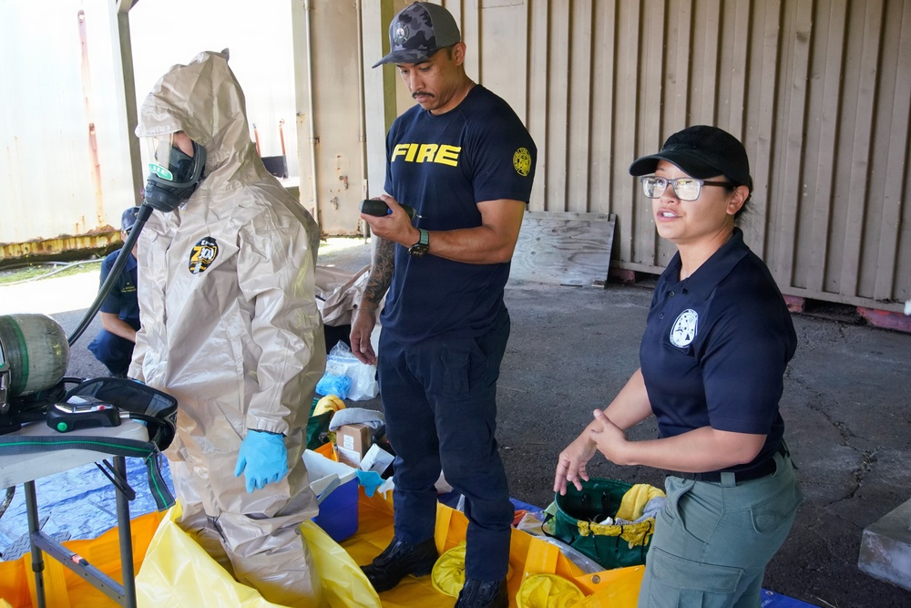 Hawaiʻi National Guard 93rd Civil Support Team (93rd CST) and Hawaiʻi Island Fire Department train in readiness and response