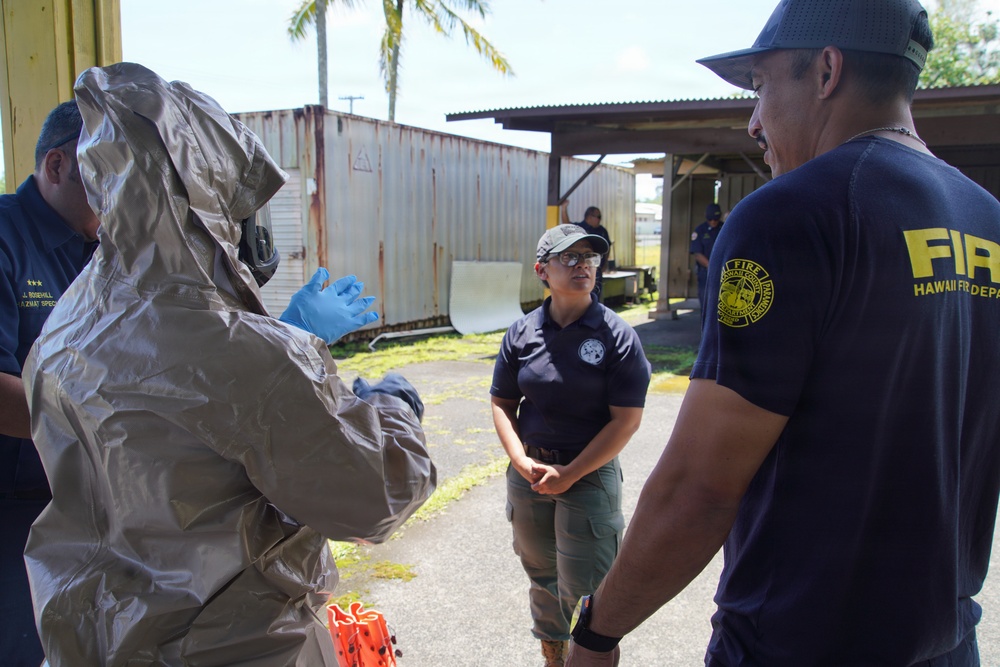 Hawaiʻi National Guard 93rd Civil Support Team (93rd CST) and Hawaiʻi Island Fire Department train in readiness and response