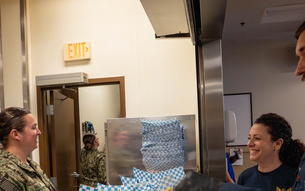 Sailors Volunteer at Portland Union Gospel Mission